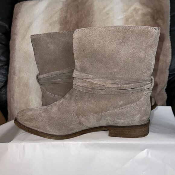 Splendid x Anthro 6 TanโGenuine Leather Suede Tasseled Pull on Ankle Booties - Picture 6 of 14